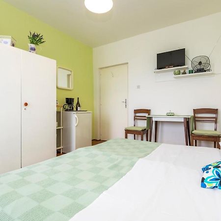 Muzic Budget Double Room Mali Lošinj Eksteriør bilde